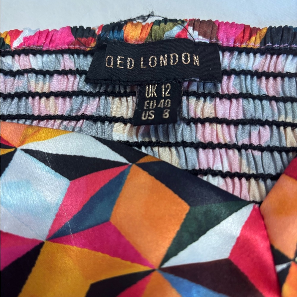 Colorful Geometric Patterned Hoodie - Picture 3 of 3